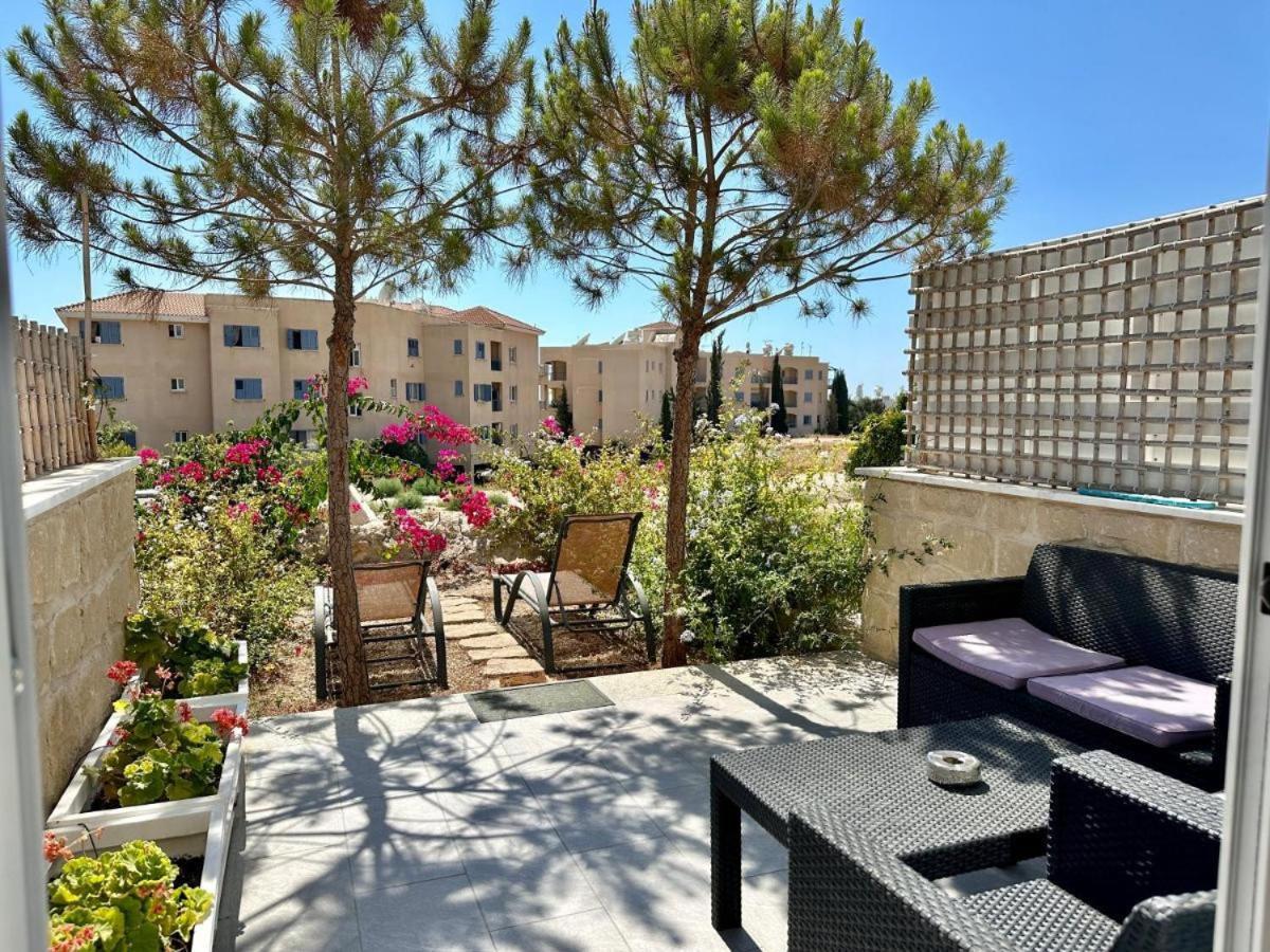 H&O Danaos Sea Breeze Apartment Paphos Esterno foto