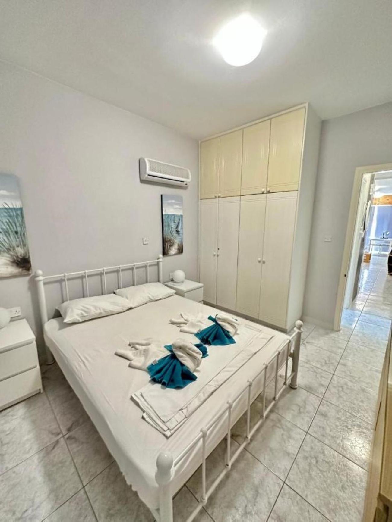 H&O Danaos Sea Breeze Apartment Paphos Esterno foto